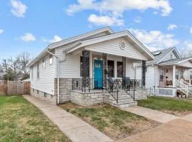 Blue Door Bungalow | JZ Vacation Rentals