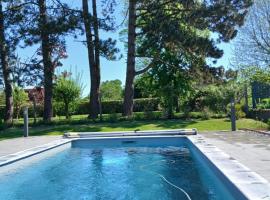 Maison vintage à Montdauphin, Hotel in Montdauphin