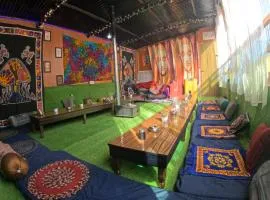 Kasol Shalom Camps & Cafe