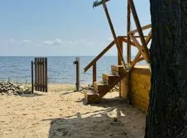 Екоклуб Глібівка локація з наметами і терасою для свят на Київському морі