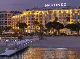 Premium 80sqm Apartment Opposite Martinez, Steps from Congress Center