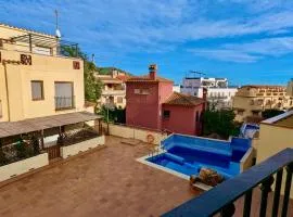 EVH123 Casa adosada con piscina comunitaria