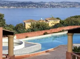 Vue mer sur la baie de Cannes piscine randonnée au pied de l Esterel
