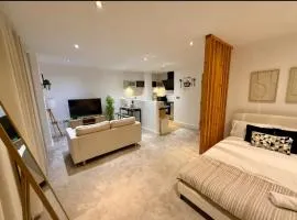 Cosy Spot Lush views from Balcony City Centre