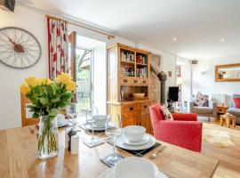 2 Bed in Govilon oc-u32754, hotel a Govilon