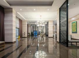 Bayfront Suite in Pasay, With Balcony, Manila Bay View, Near MOA, OKADA, PICC, Airport, WFH ready Free pool access Gym and Sauna, hotel v destinácii Manila