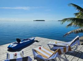 Raiatea Sunrise villa, Hotel in Taputapuapea
