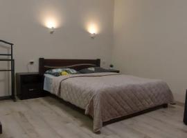 Апартаменти у центрі біля площі, hotel en Cherníhiv