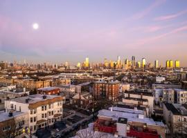 Luxury Stay Minutes from Manhattan Modern 2BR, hotel en Jersey City