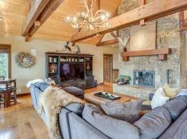 Hot Tub and Dock Deschutes River All-Season Retreat