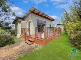 Island Resort Retreat - Pools, Spa, Gym Access