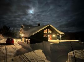 The View - Mountain cabin with stunning views, hotel u gradu 'Stranda'