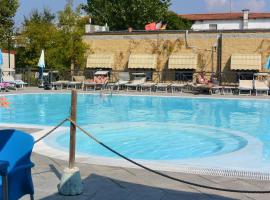 Camping Village Torre Pendente, campeggio a Pisa