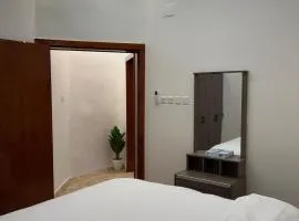 شقة بغرفة نوم وصالة بمدخل خاص