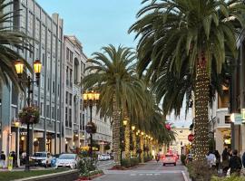 Santana Row Garden Retreat Private Executive Residence with Koi Pond and Waterfall Walk to Santana Row Valley Fair Dining and Shopping Private Entrance, hotel sa San Jose