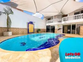Alojamiento en Medellín con piscina y jacuzzi privados - VIC by Lets Go