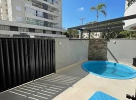 Apartamento terreno com piscina a 350 mts da praia