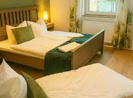 Mete Stays - Modern - Workspace - Cool location