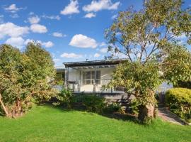 Miffys Cottage - Pet Friendly Getaway!, хотел в Allestree