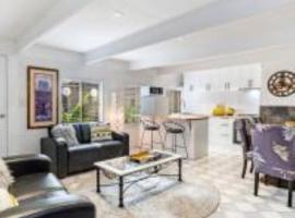 Kay's Place - Beachfront 3 Bedroom, хотел в Allestree