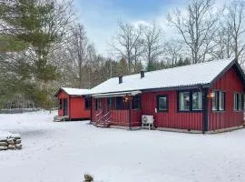 3 Bedroom Pet Friendly Home In Västra Torup