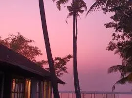 Kadavu - Backwater home near Kumarakom & Kochi