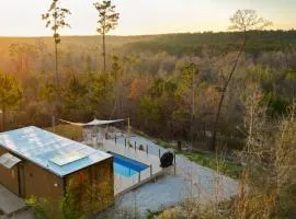 Sol - Hilltop Mirror Cabin, Pool, Sunset Views