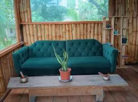 Cabaña de 2 plantas a metros del mar, con cocina, baño privado y hermosas vistas