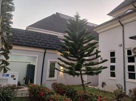 Premium 3 Bedroom Villa Upscale Alagbaka Area，阿庫雷的飯店