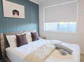 Prime location Walk to Pacific Werribee Train Bus, hotel v destinaci Werribee