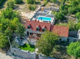 Holiday home Green Paradise with pool