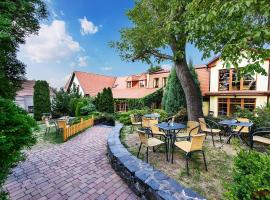 Restaurace a Penzion U Palečků, hotel a Skuteč