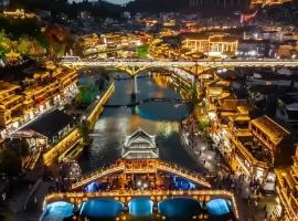 The Riverside Phoenix, hotel v mestu Fenghuang