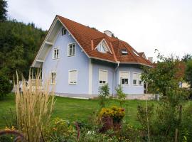 Ferienwohnung Wurm, family hotel in Anger