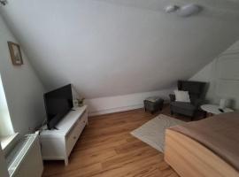 Zimmer HoMe No 17, hotel em Parchim