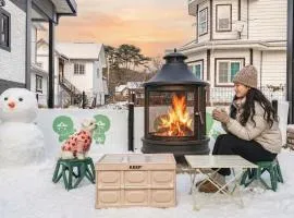 Anmyeondo Town 1967 Dog Pool Villa