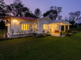 Ama Plantation Trails Coorg、Gonikoppalのゴルフ場併設ホテル