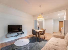 Komandandi Smart Stay City Center Apartments, hotel com estacionamento em Kuressaare