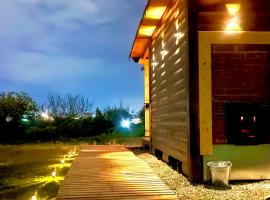 Authentic Sea & Mountain View House & Wood-Sauna, hotel a Shijak