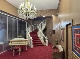 The Lantern Central Hotel