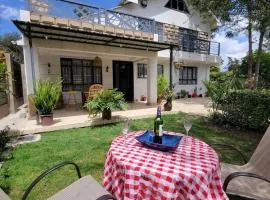 Olkeleo HummingBird Cottage