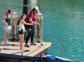 Canal-FrontPrivate JettyWalk to Beach Kayaks