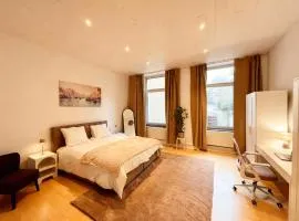 Urban Heritage Suite with work space in Düren Center