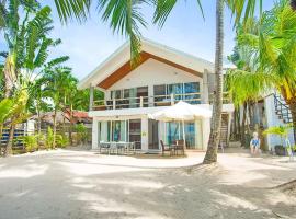 Right along the shoreline !!, מלון בבורקאי