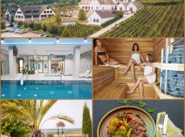 Takler K&uacute;ria, hotel com spa em Szeksz&aacute;rd