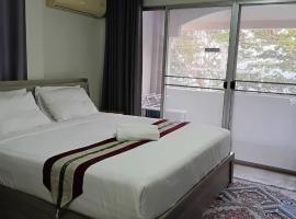 Beachfront Hotel Cha Am