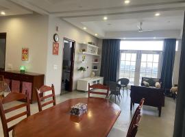 IT City Luxe Homestay-Secure & Comfortable Stay in Mohali, hotel in Mohali