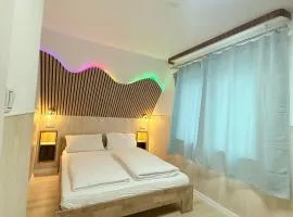 Kenny & Henry Apartments