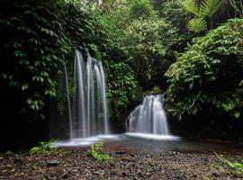 Jatiluwih Santya Loka Lodge & Twin Waterfall Managed by Manara, hotel com estacionamento em Jatiluwih
