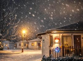 Chatov&aacute; osada Kotva Pr&iacute;stav, מלון חוף בנאמסטובו